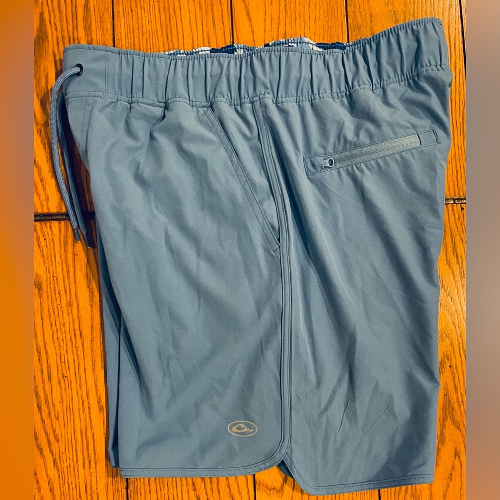 NWOT Drake men’s Commando Lined Volley Short, blue, size medium